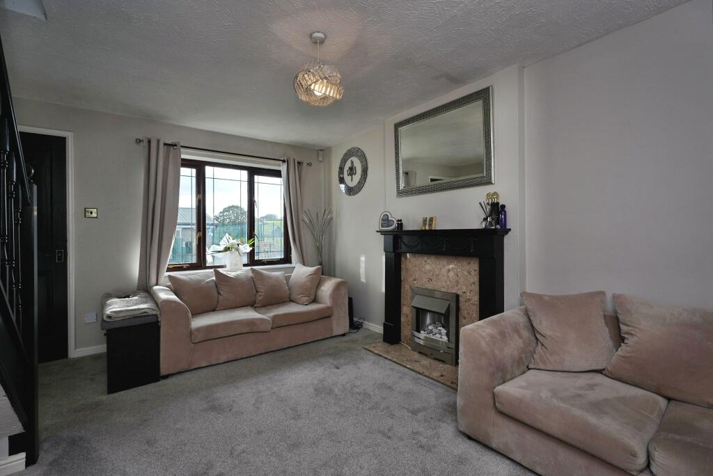 Eaglesfield Drive, Bradford, BD6 photo 4