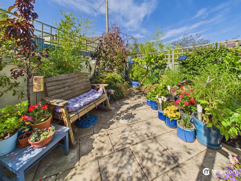 House in Camborne, Tuckingmill - More
