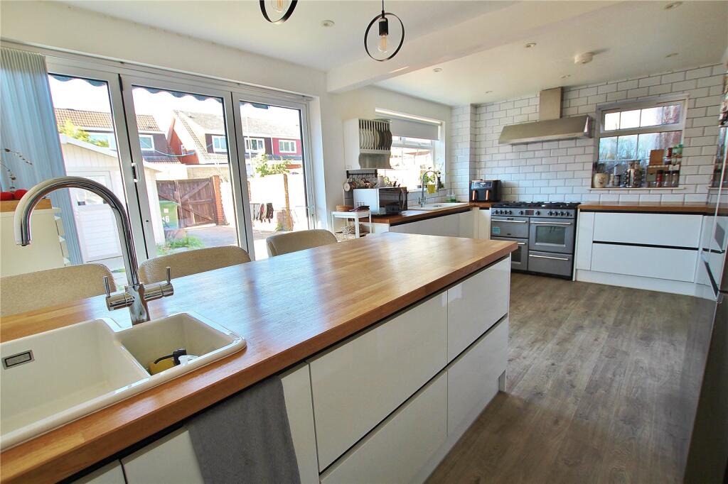 Wavell Close, Llanishen, Cardiff, CF14 photo 4