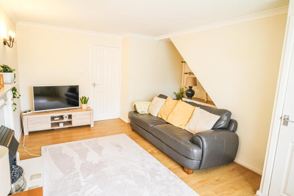 2 bedroom terraced house for rent in Spinningdale, Arnold, NG5 - View 6