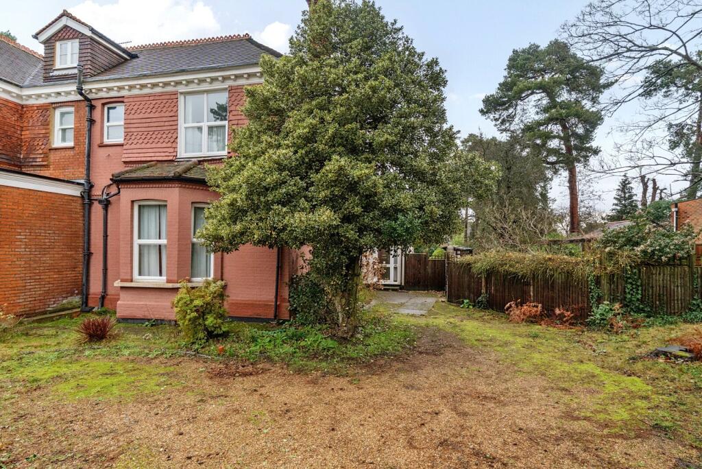 Main image of property: Oatlands Avenue, Weybridge, KT13