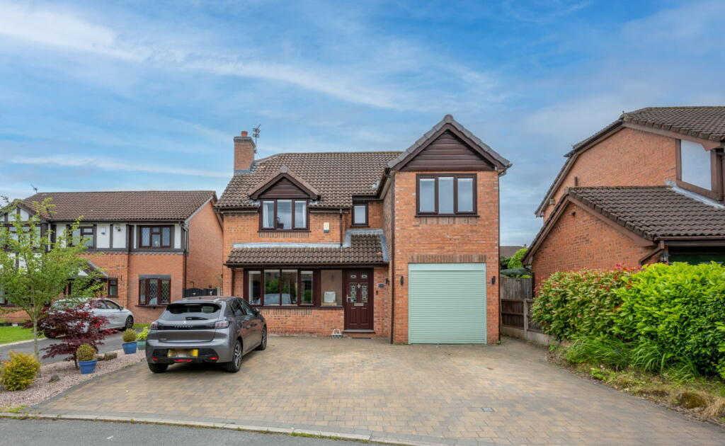 Main image of property: Mallowdale, Ellenbrook, Worsley, M28