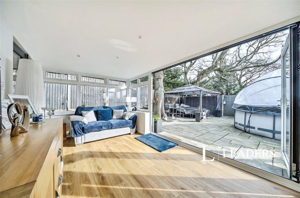 House in Southampton - View 5