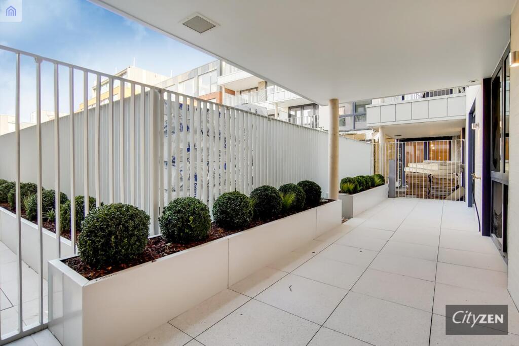 Apartment in London - More