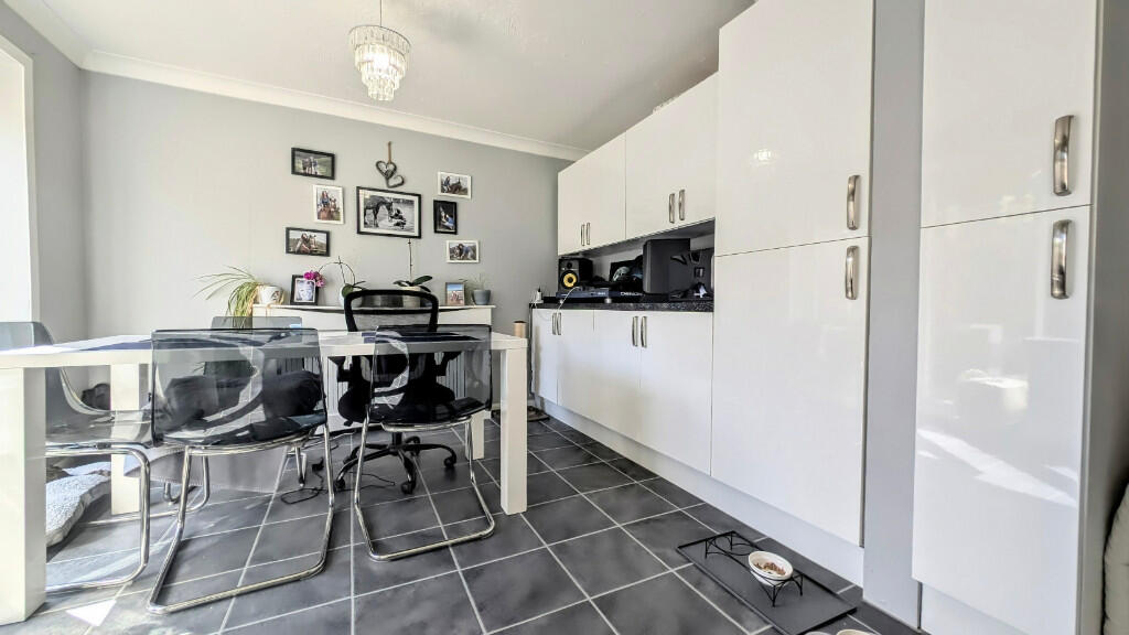 House in East Hampshire, Bordon, Whitehill - View 5