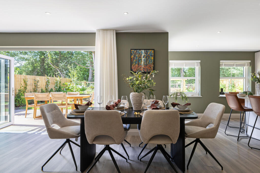 House in Waverley, Chiddingfold - More
