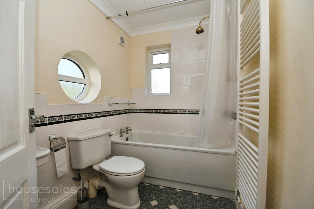 House in West Lindsey, Stow - View 5