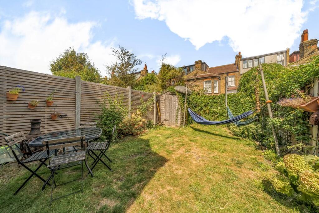 House in London - View 4