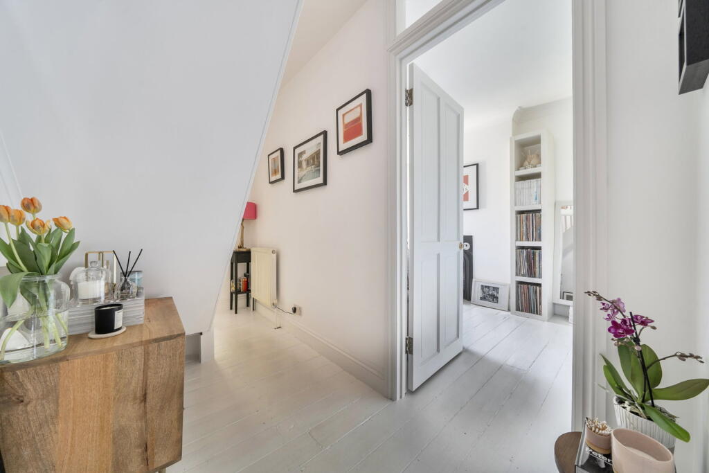 Main image of property: Warwick Road, Sidcup, DA14 6LJ