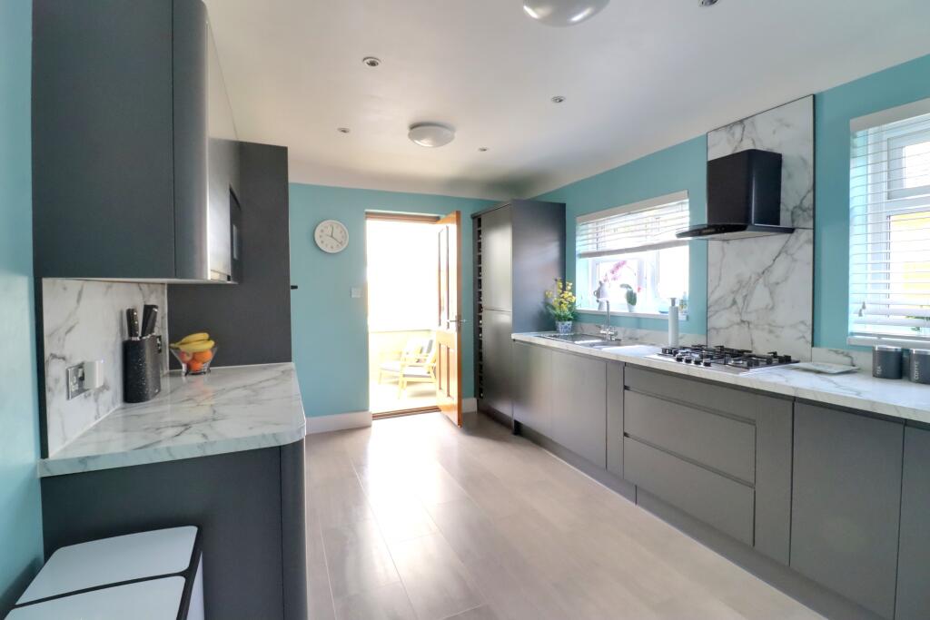 Sunnymead Drive, Waterlooville - View 6