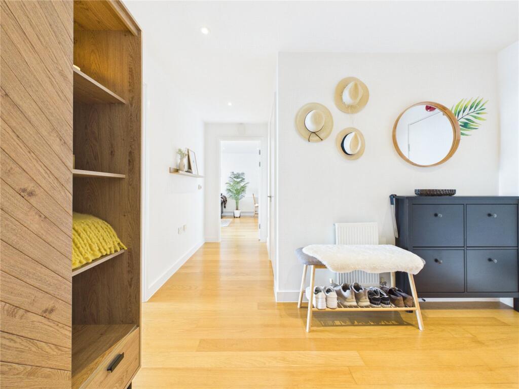 Apartment in London, Walthamstow Village, Walthamstow - View 2