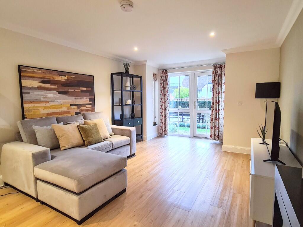 London Road, Marlborough, Wiltshire, SN8 photo 3