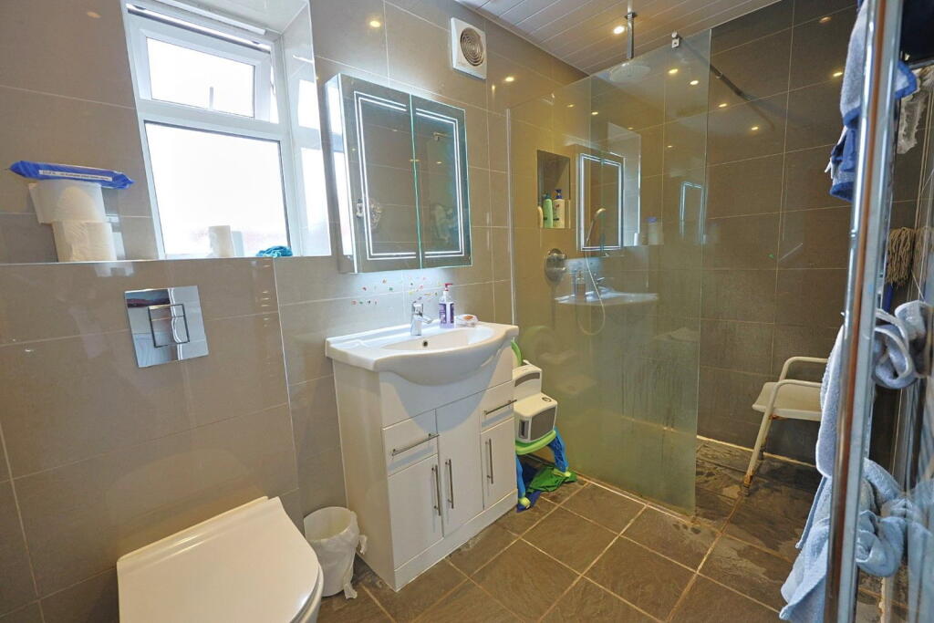House in Harrow - View 5