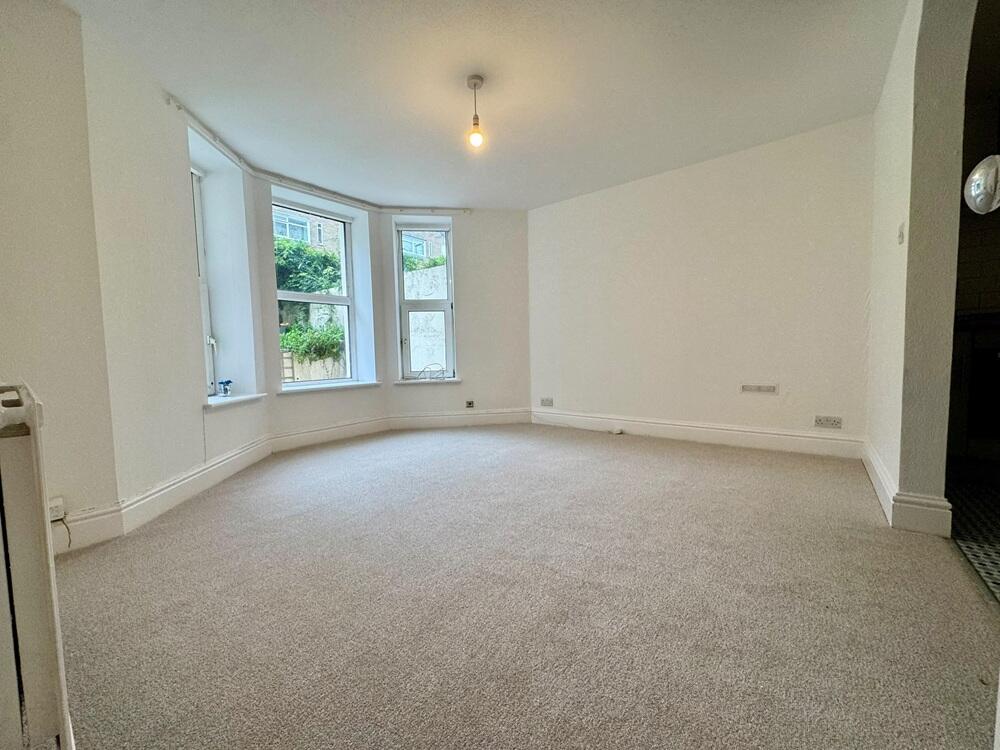 Apartment in St Leonards-on-Sea, St Leonards Green - View 2