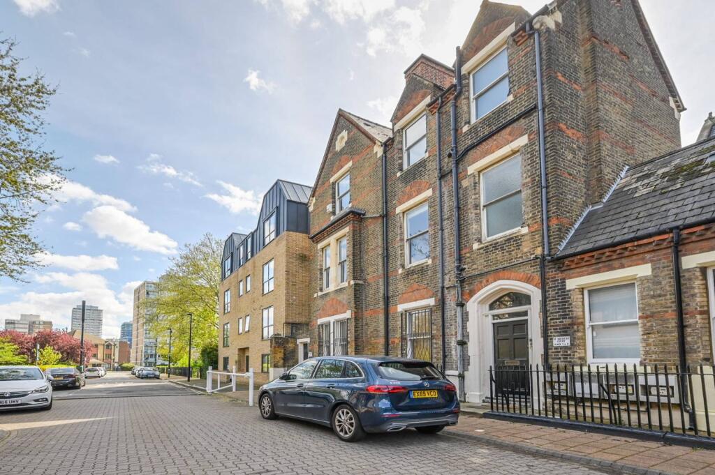 Main image of property: St Saviours Court, Tower Hamlets, London, E14