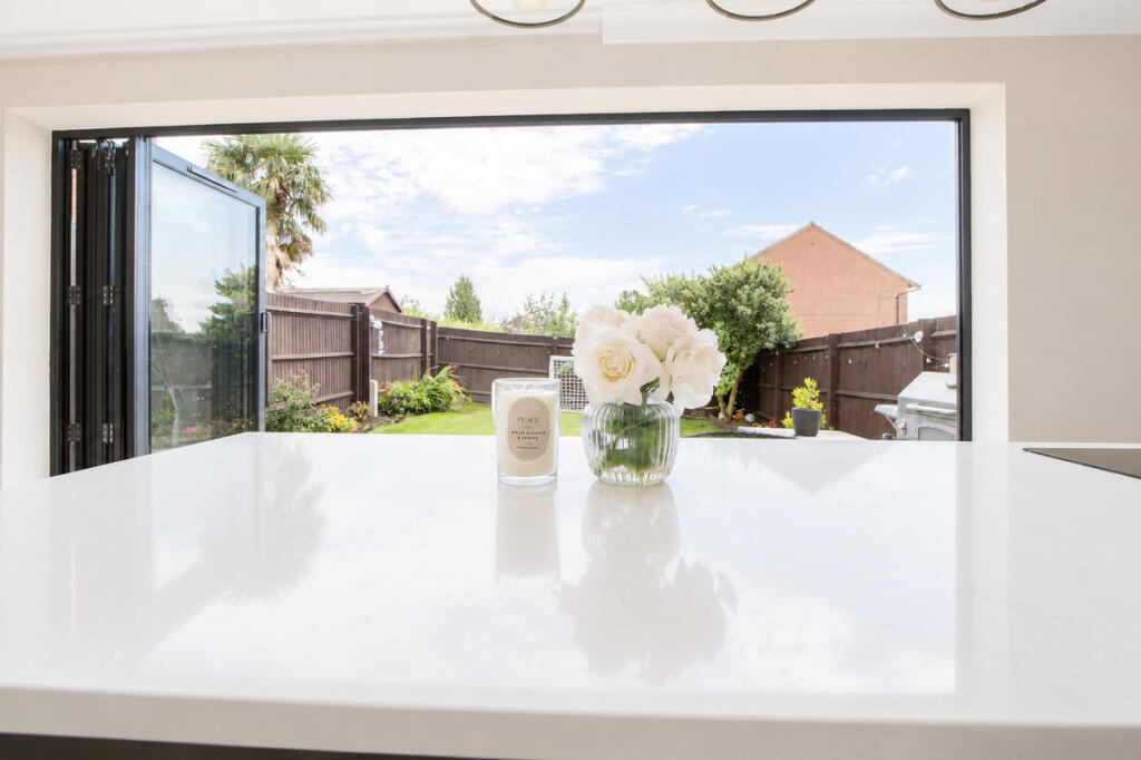 Hexham Gardens, Bletchley, MK3 - More