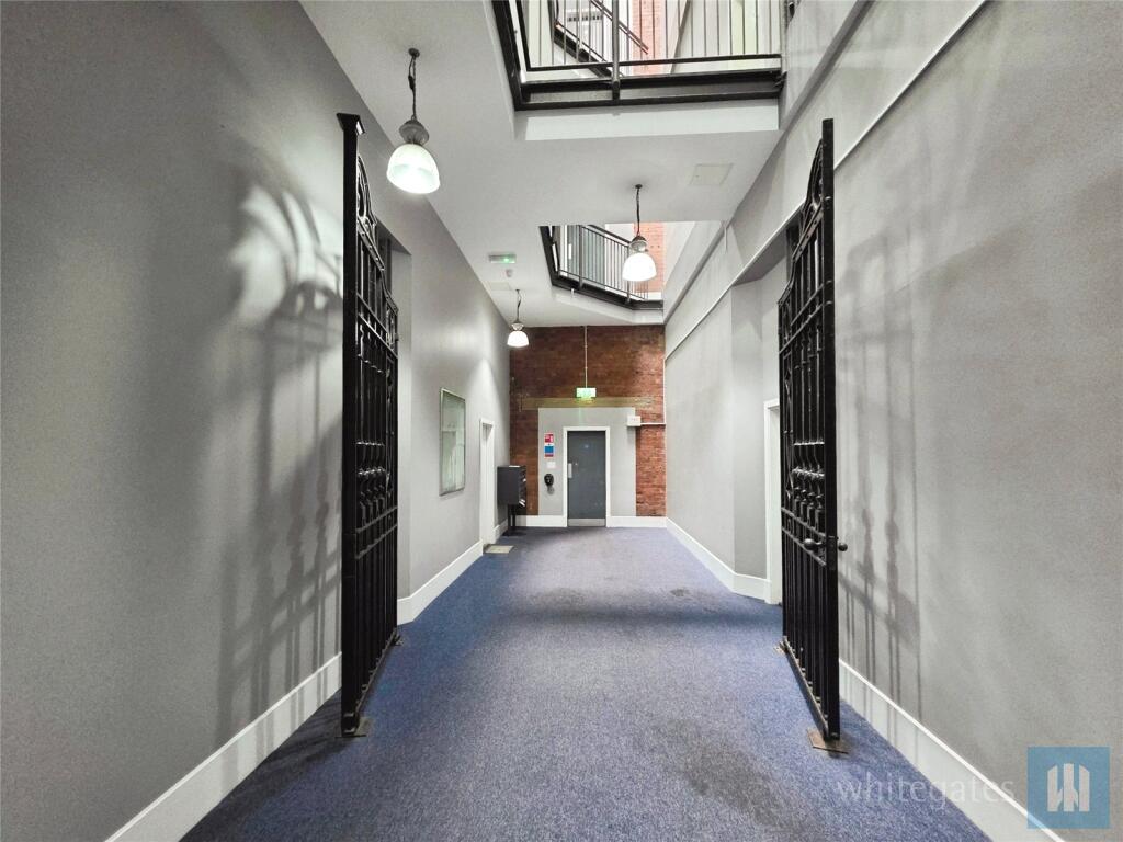 Apartment in Kirklees, West Yorkshire - View 5