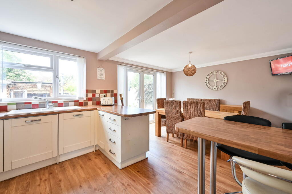 House in Kingston upon Thames - View 4
