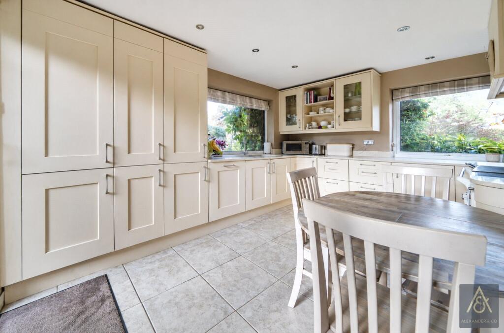 House in Milton Keynes, Thornborough - View 5
