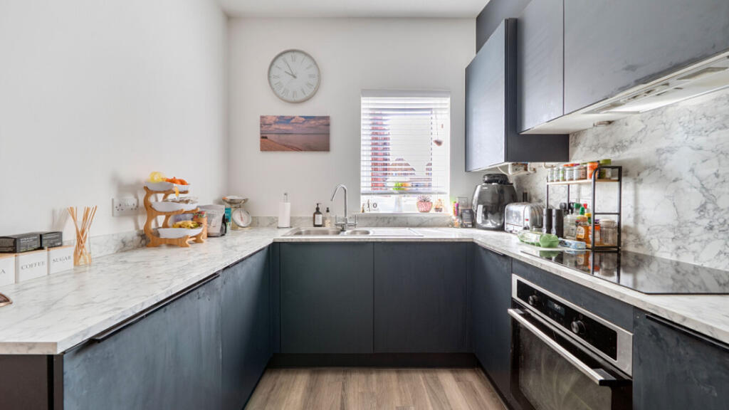 Apartment in Chelmsford - View 5