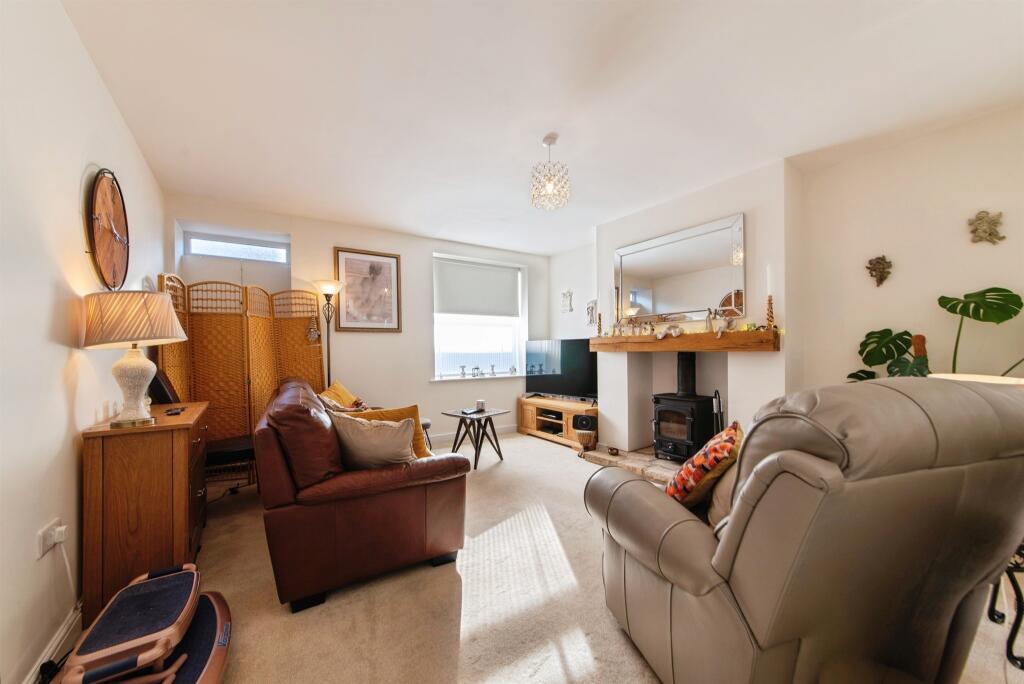House in South Kesteven, Ancaster - View 4