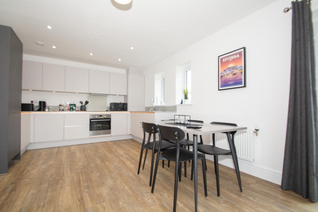 Apartment in Chelmsford - View 3