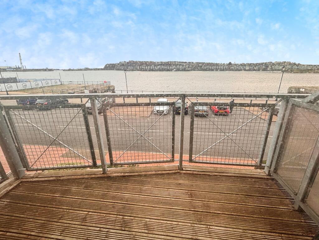 Main image of property: Glan Y Mor, Barry