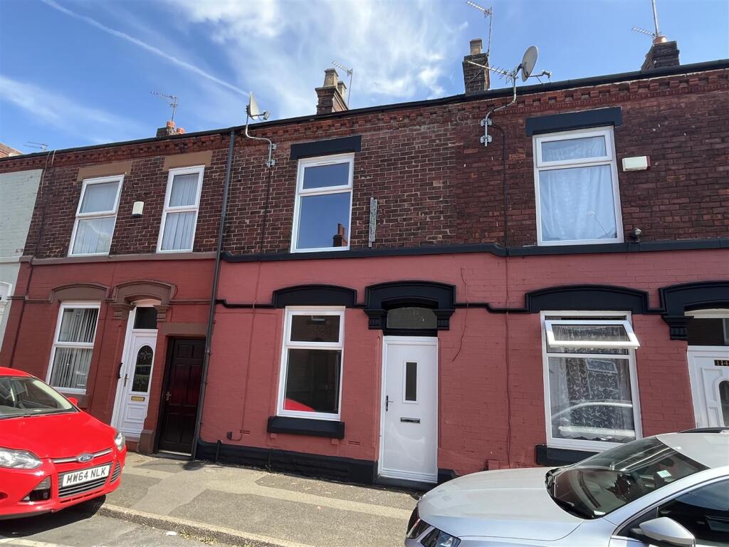 2-bed terraced on Minto Street, Ashton-Under-Lyne, £150,000