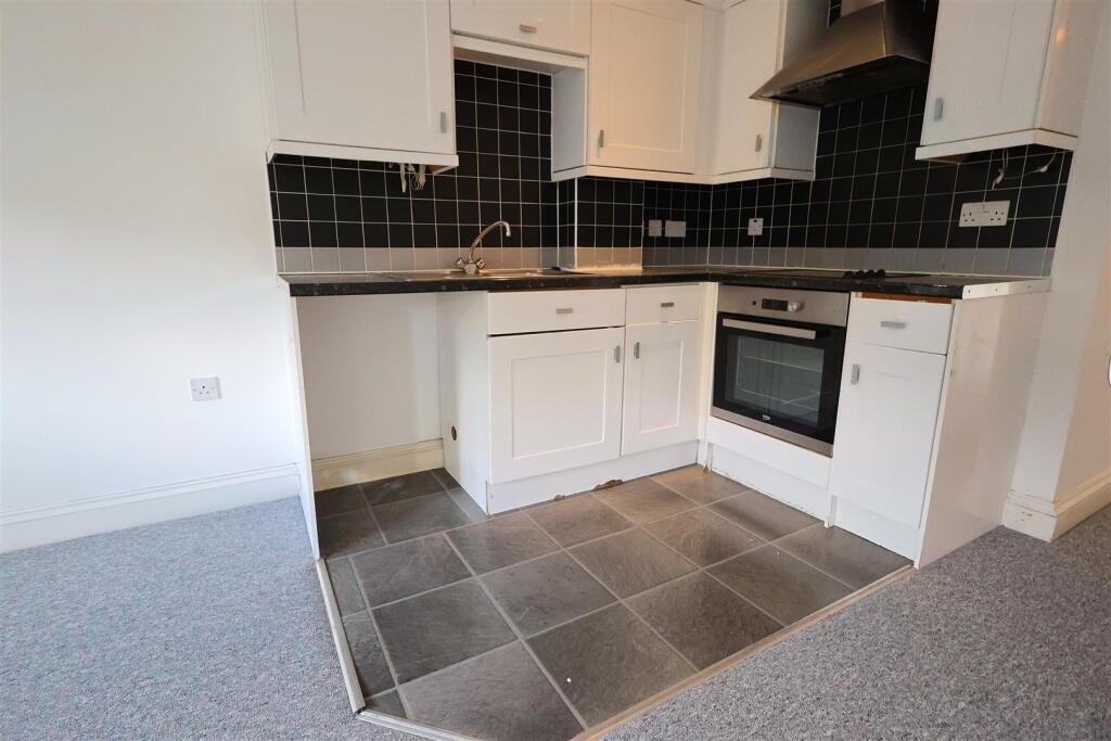 Apartment in Rochester - View 3