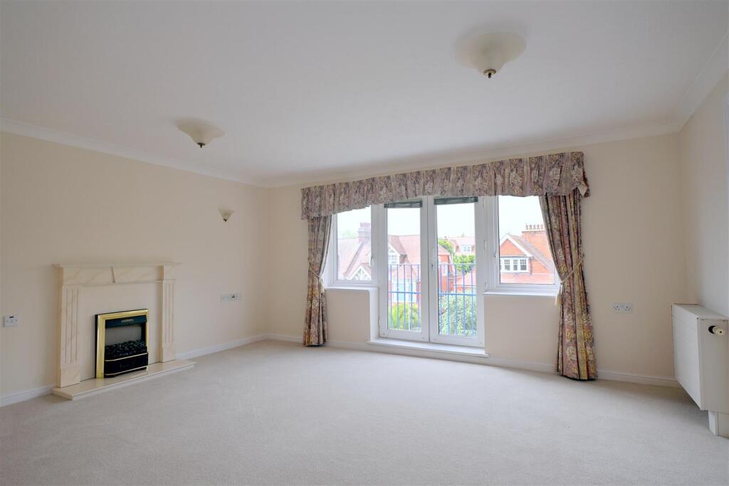 Apartment in Brighton - View 4