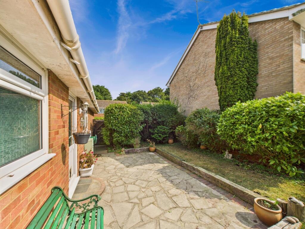 Caroline Crescent, Broadstairs, CT10 photo 4