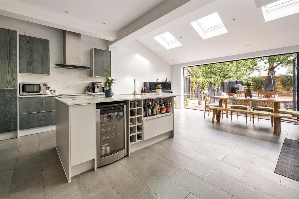Alexandra Road, South Woodford photo 3