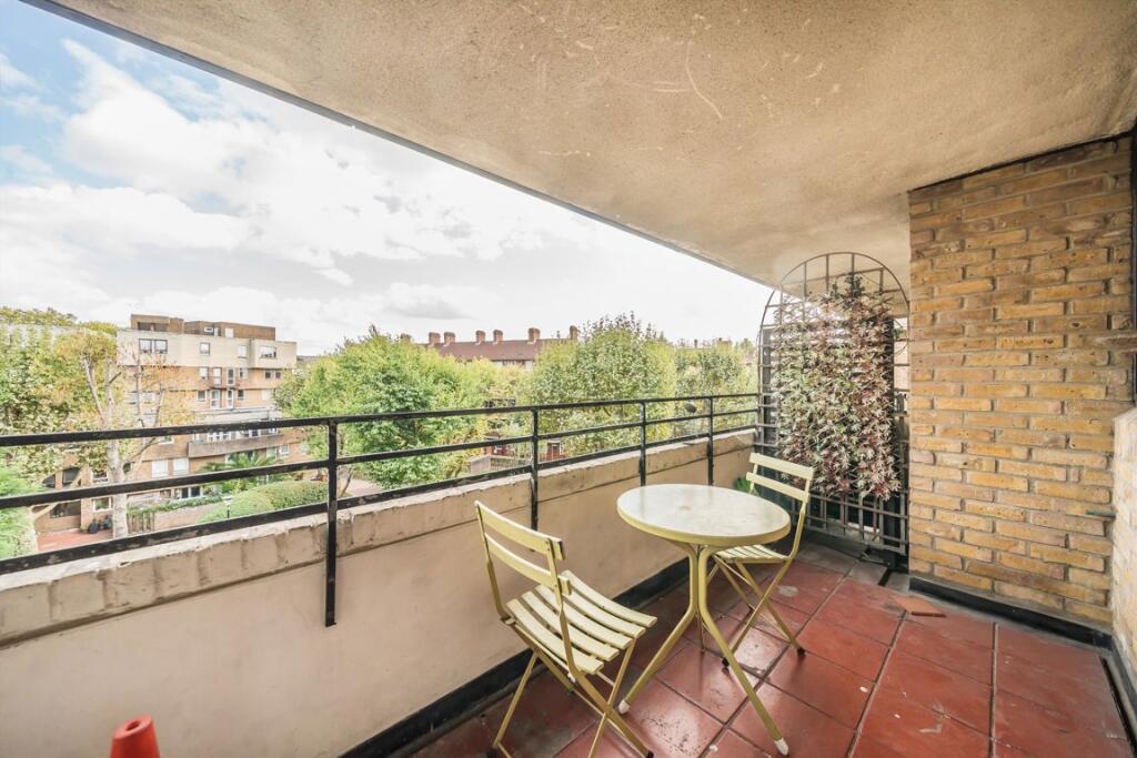 Apartment in London - View 5