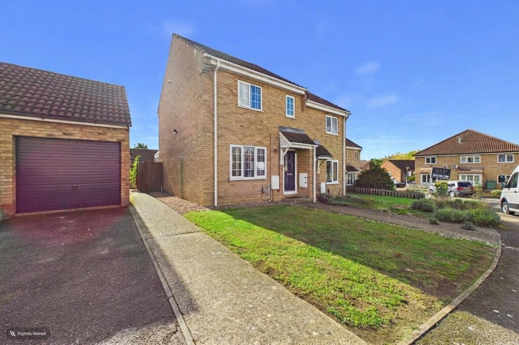 3-bed terraced on Muntjac Close, Eaton Socon, St. Neots, Cambridgeshire, PE19, £280,000