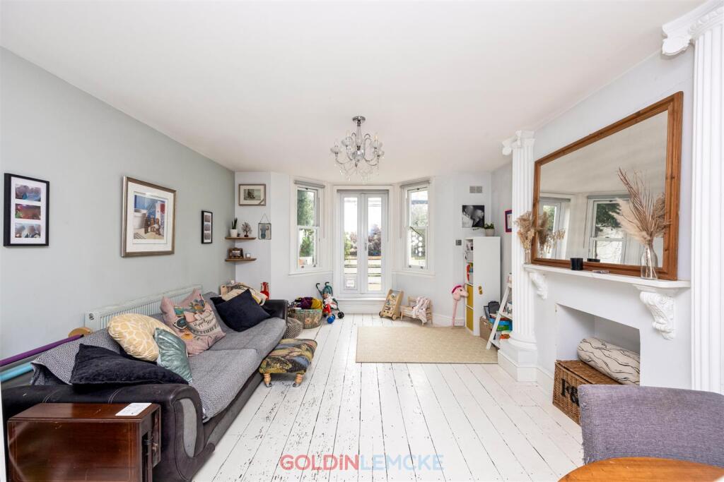 Apartment in Hove, Aldrington - View 2
