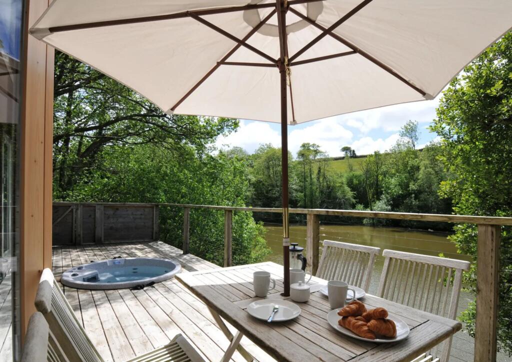 Main image of property: 11 Waters Edge, Stonerush Lakes, Lanreath, Cornwall