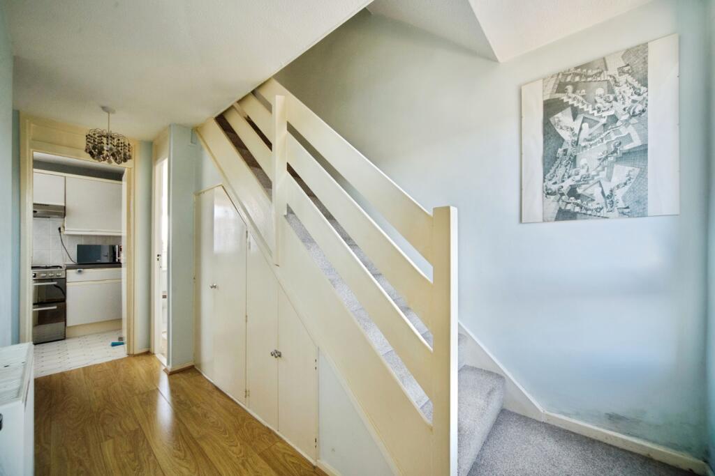 Folkestone Road, London, N18 photo 2