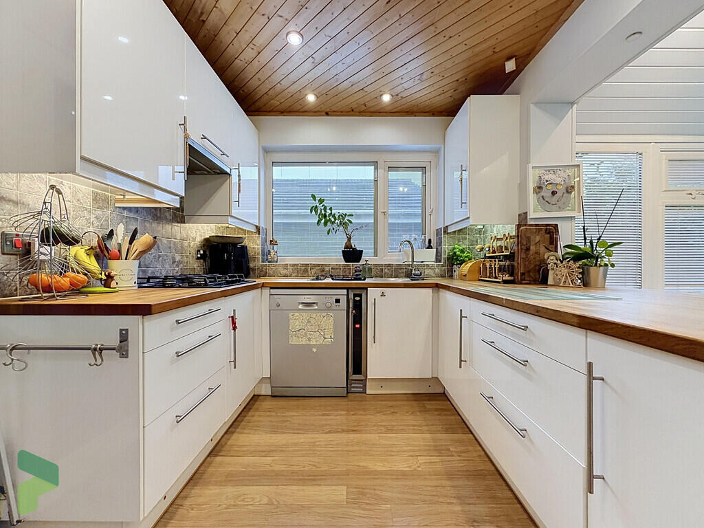 House in Ribble Valley, Wilpshire - More