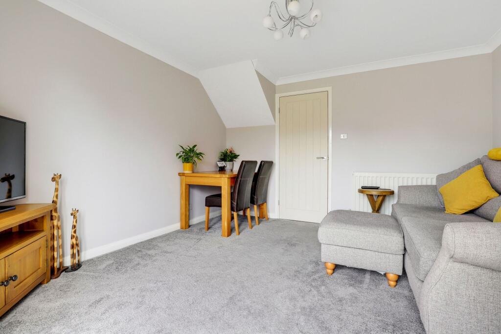 House in Gedling, Nottinghamshire - View 2