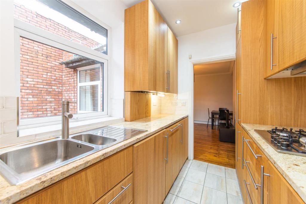 3 bedroom flat for rent