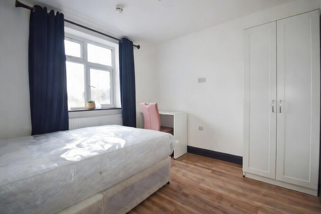 Main image of property: Bitterne Road West, Southampton