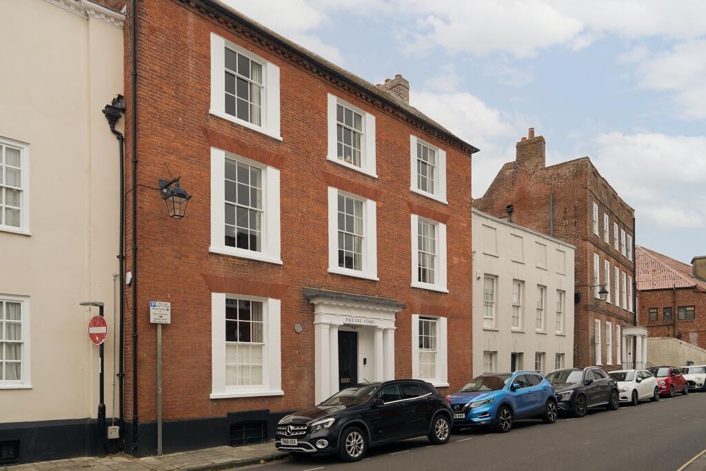 House in Chichester - More
