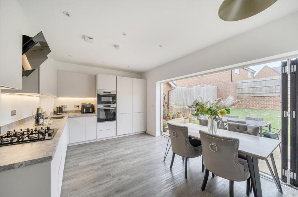 House in Vale of White Horse, Shrivenham - View 2