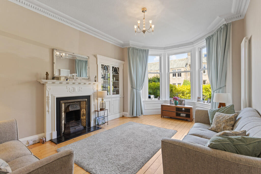 Apartment in Edinburgh, Comiston - View 2