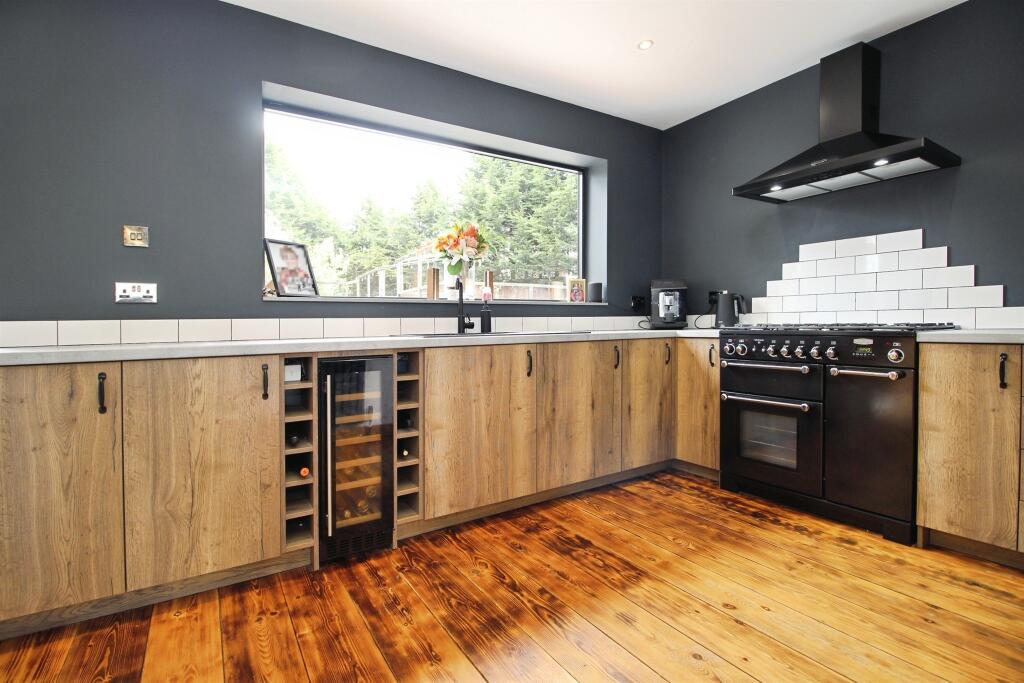 House in Leeds, West Yorkshire - View 5