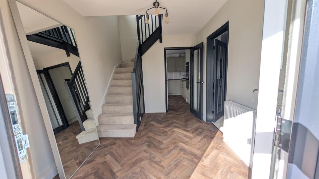 House in Gillingham, Medway - View 2