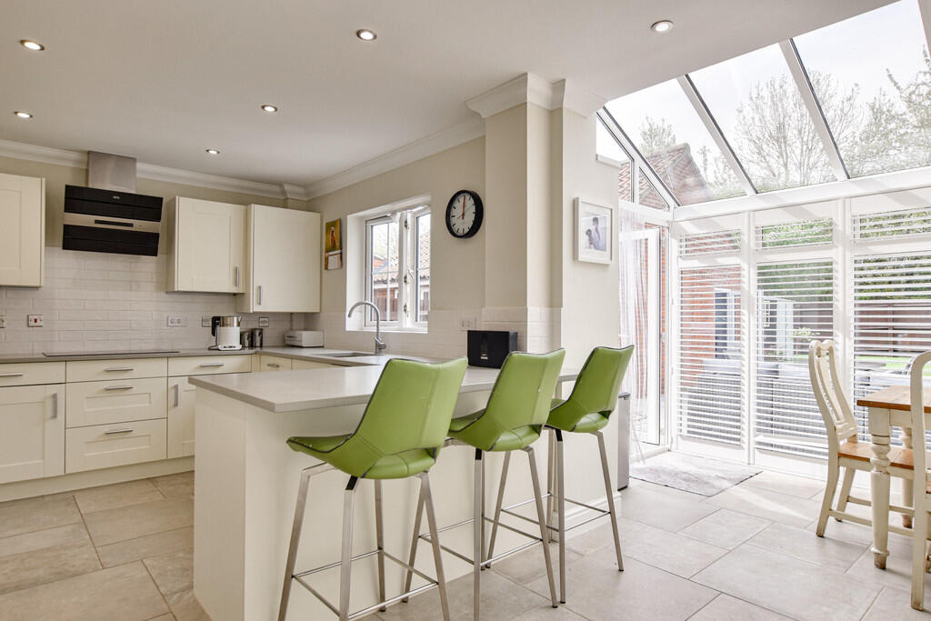House in Uttlesford, Flitch Green - View 2