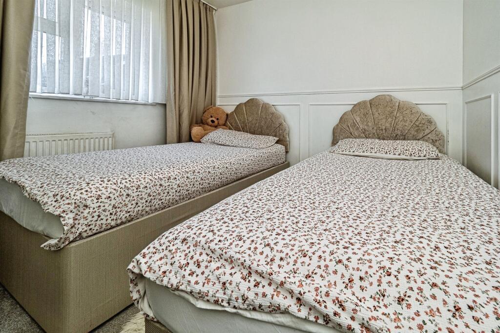 Romford Grove, Hull, HU9 photo 3