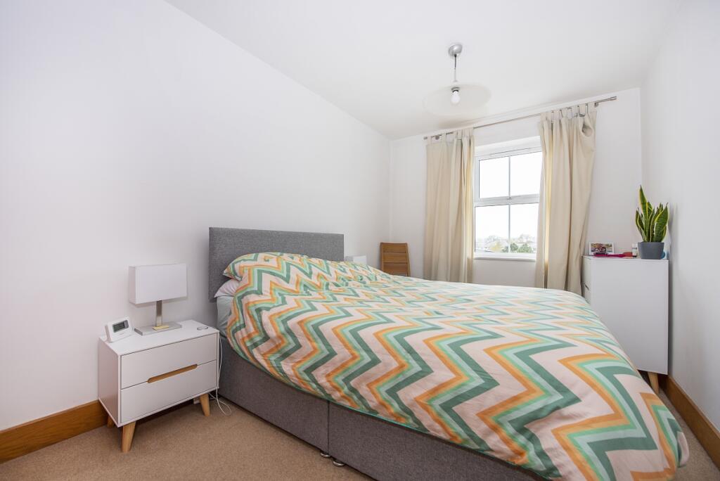 Apartment in London, Royal Borough of Kingston upon Thames - View 4