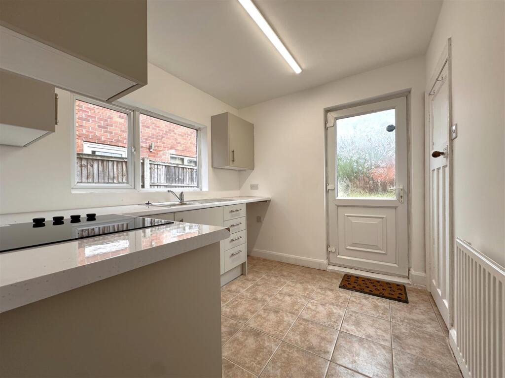 Batch House, London Road, Balderton, Newark - View 5